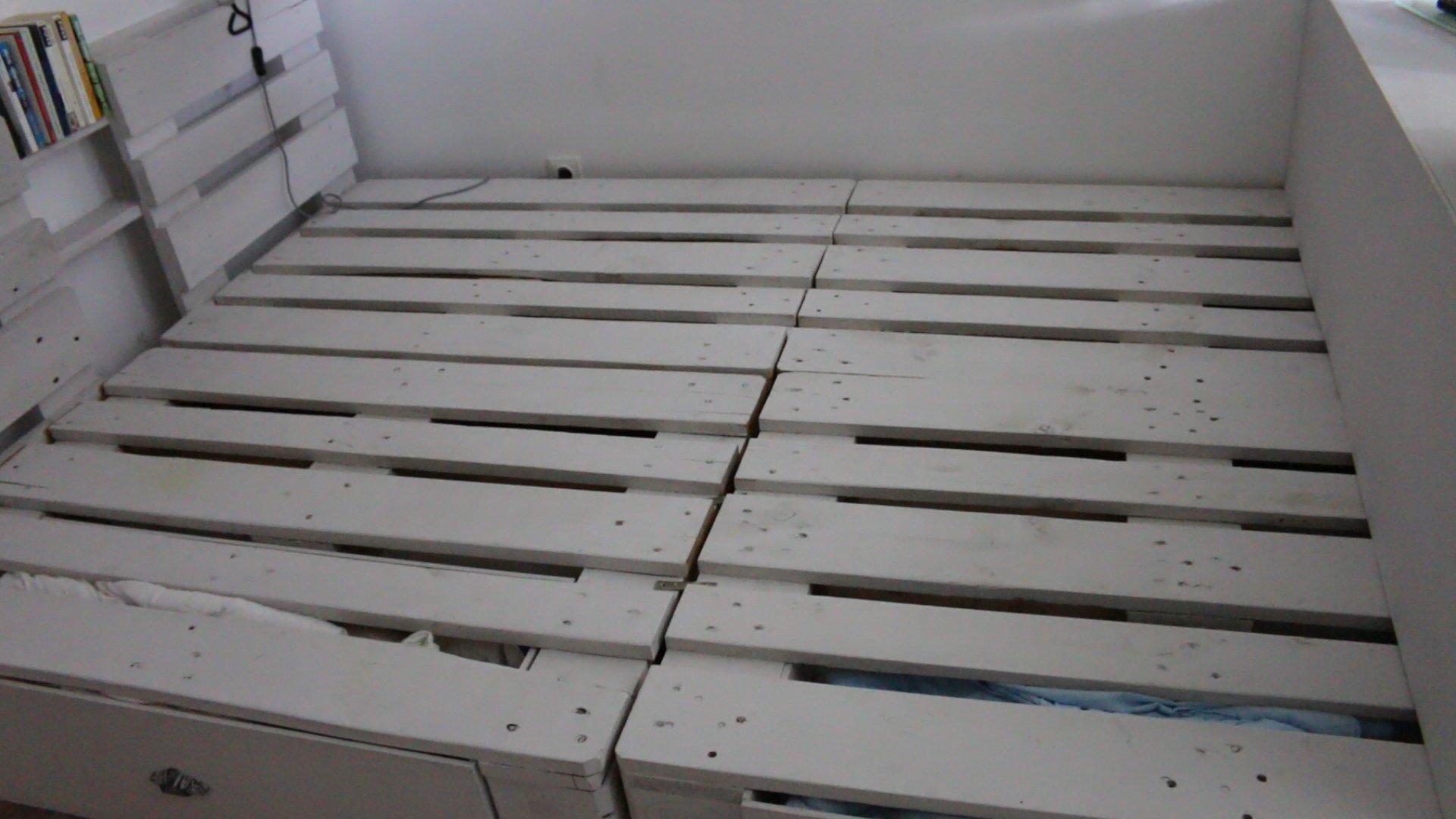 Palettenbett ohne Lattenrost