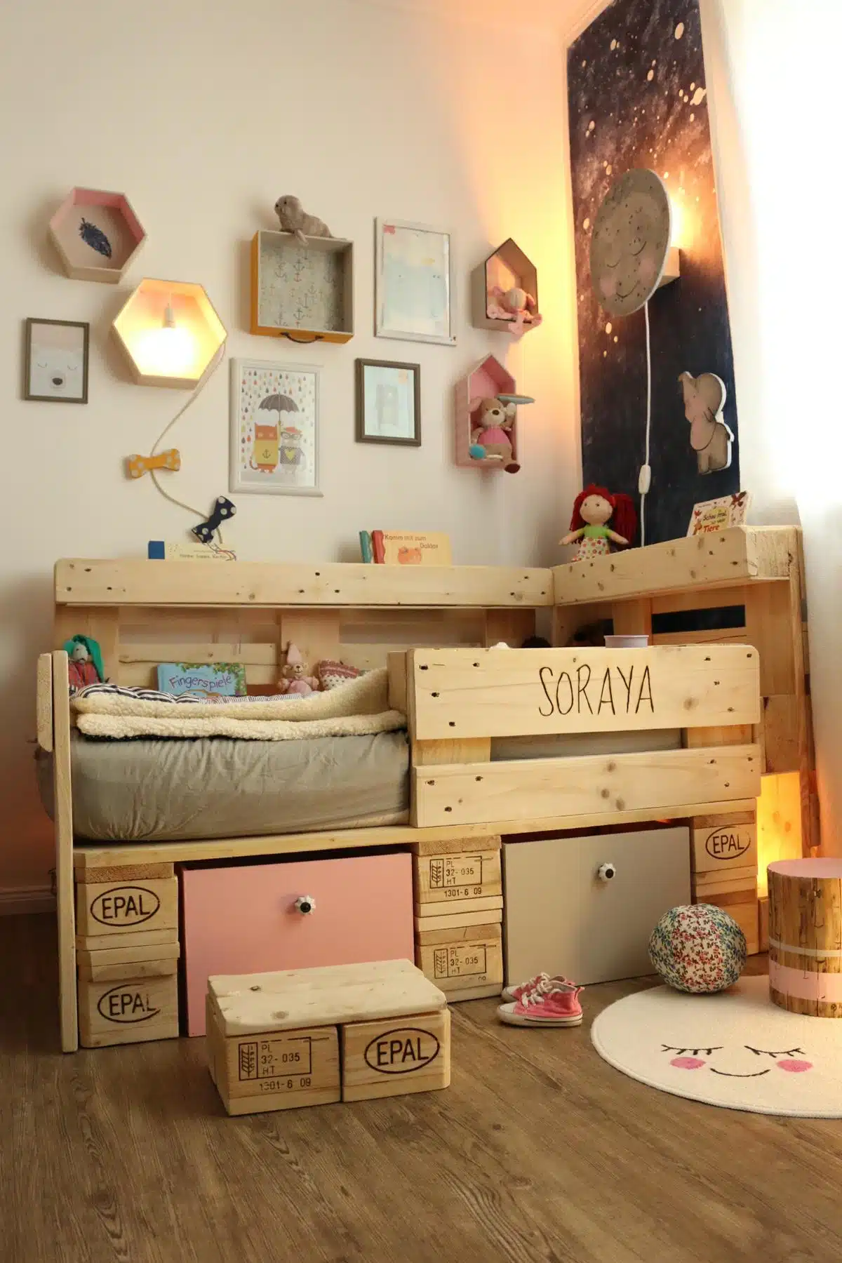 Kinderbett aus Paletten