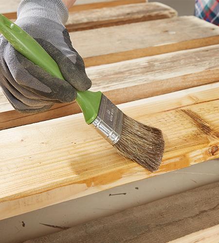 Europaletten behandeln mit Holzschutzmittel