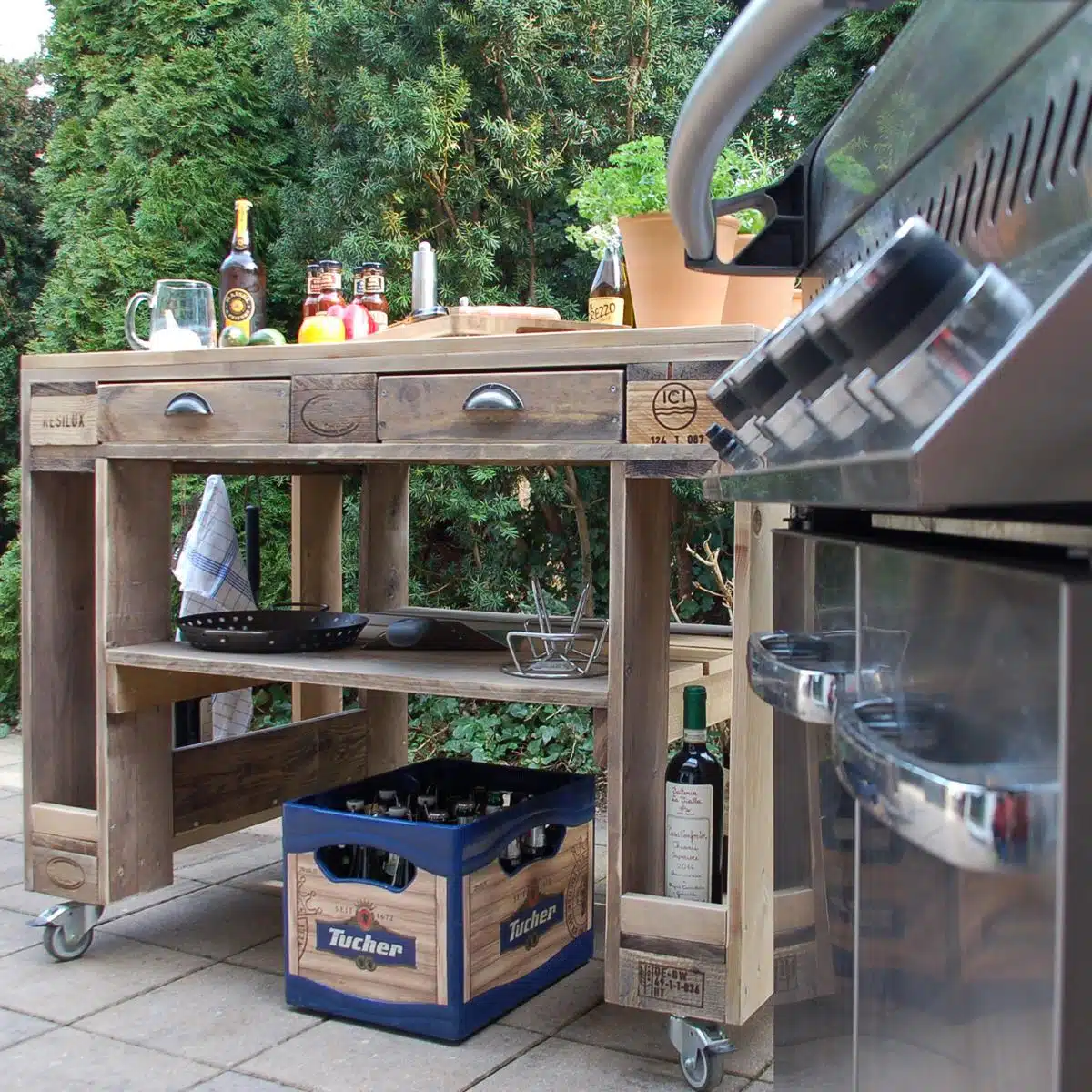 Grilltisch aus Paletten-Grill Tisch aus Europaletten Palettenmöbel