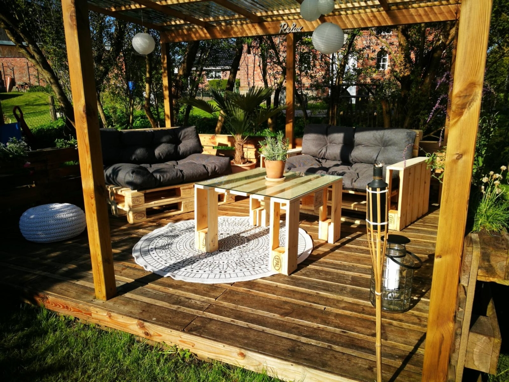 ᐅ Gartenmöbel aus Paletten DIY Anleitungen & Shop ( 2023 )