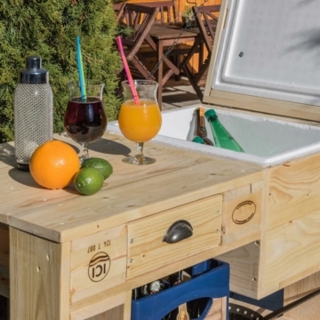 Grilltisch aus Europaletten Palettenmoebel Kuehlbox
