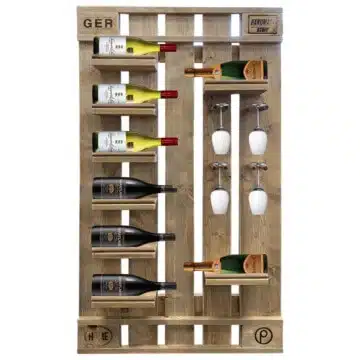 Weinregal Flaschenwand aus Europaletten Palettenmoebel