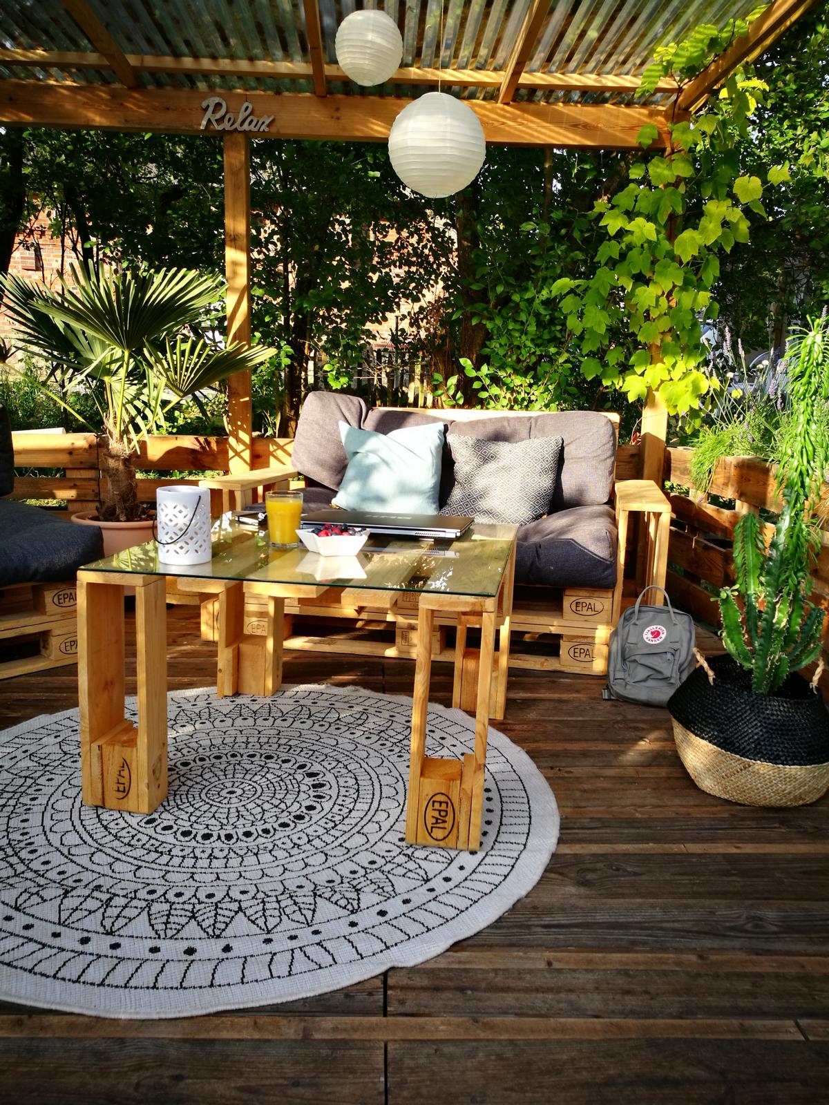 palettensofa-mit-palettenkissen-set