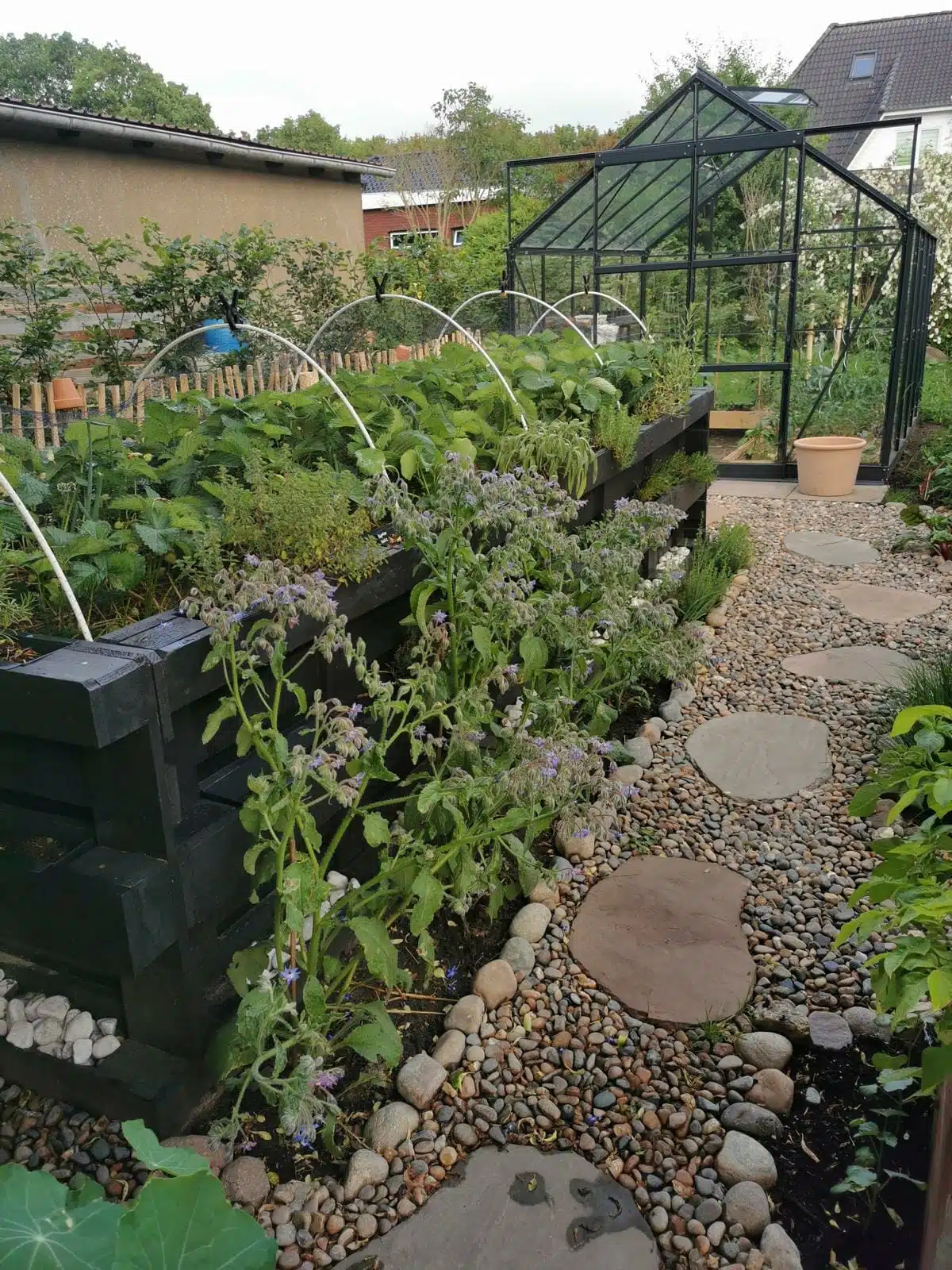 hochbeet aus paletten selber bauen diy anleitung befuellung bepflanzen ideen anlegen schichten
