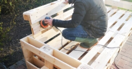 palettenmoebel zusammenschrauben schrauben schleifen