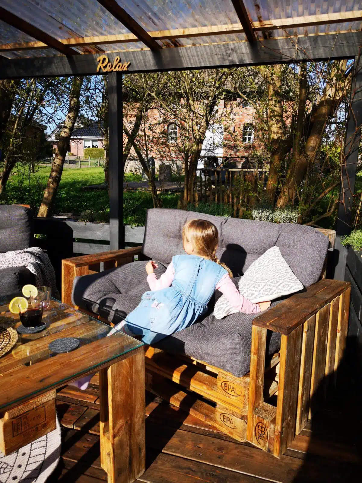 garten balkon palettenbaenke bauen