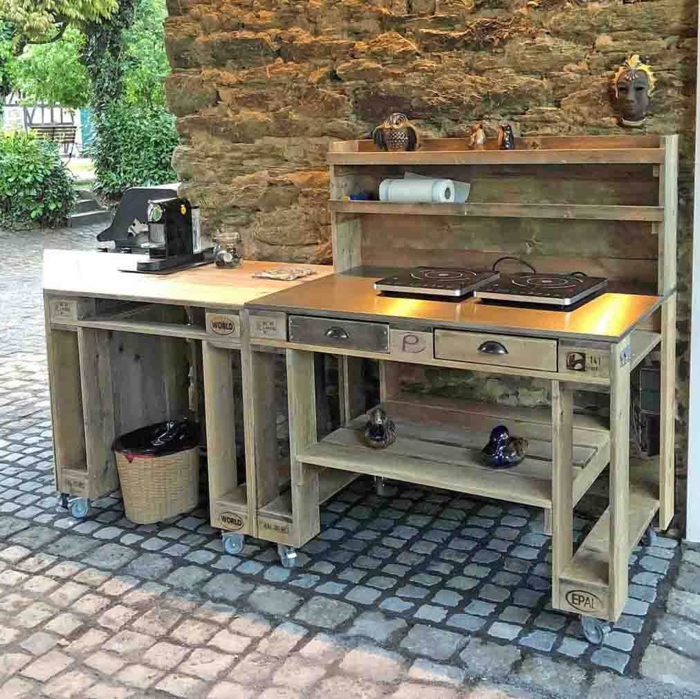 grilltisch aus paletten ecke