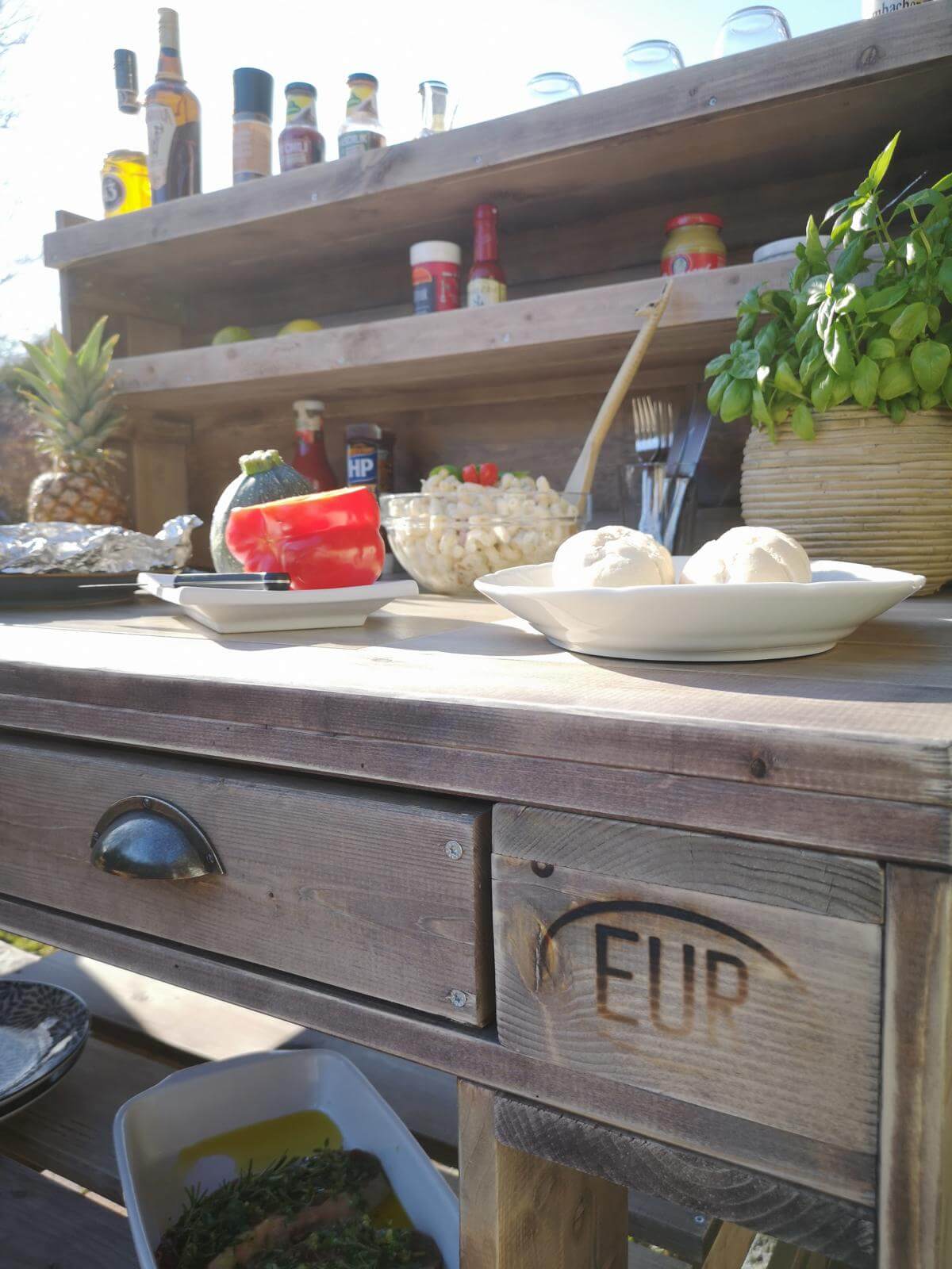outdoorkueche paletten grill tisch