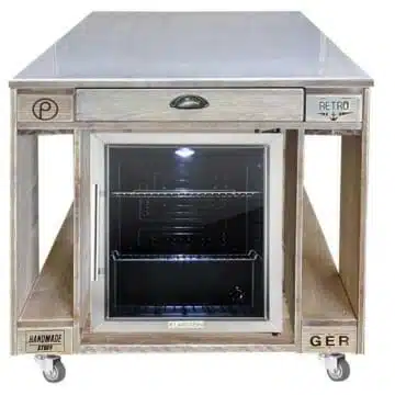 Außenküche mit Kühlschrank und Rollen
