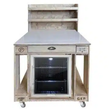 Außenküche mit Kühlschrank und Rollen