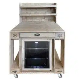 Außenküche mit Kühlschrank und Rollen