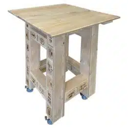 Paletten Stehtisch mit Rollen
