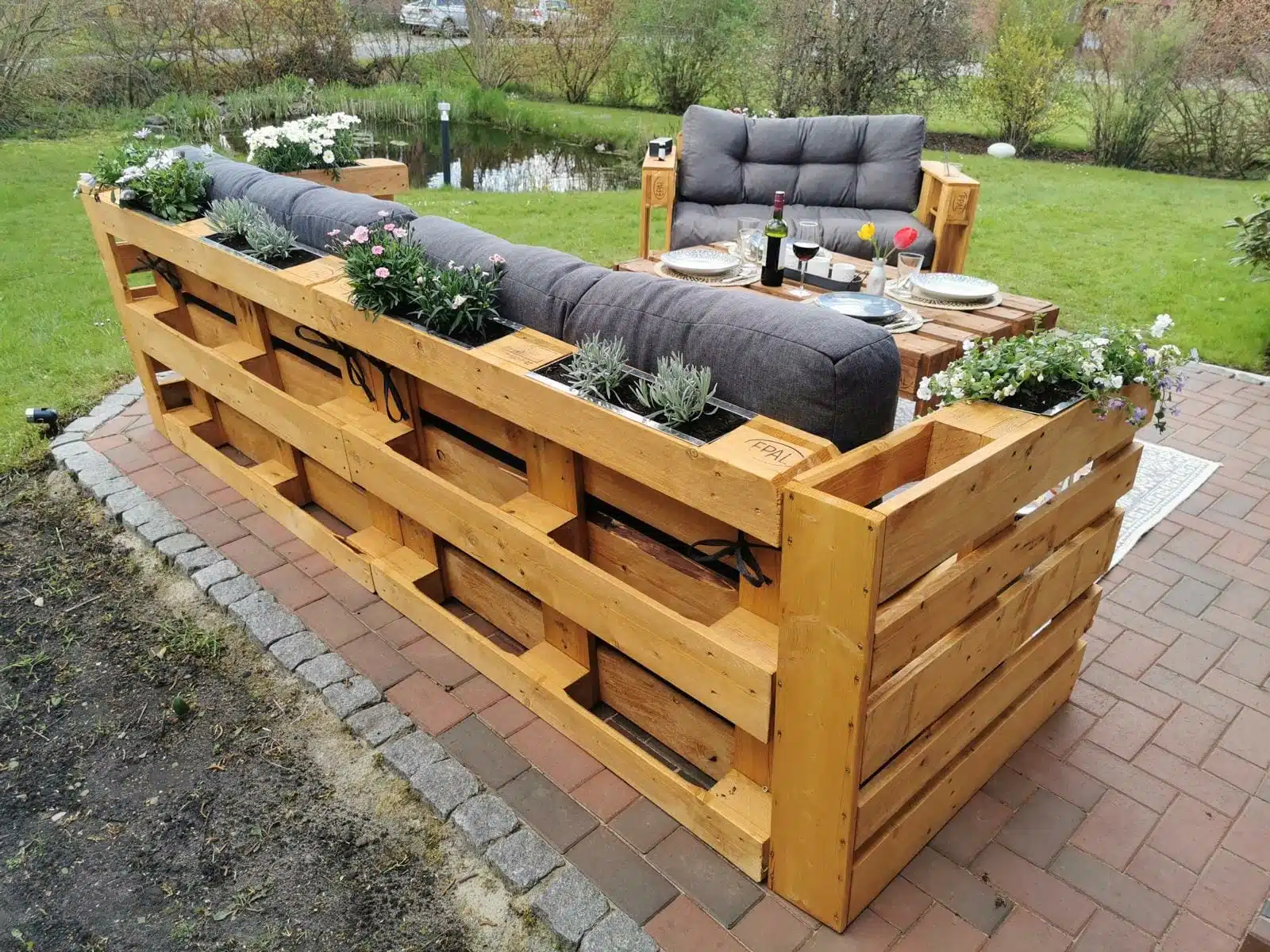 paletten blumenkasten-pflanzeinsaetze-europaletten-blumenkaesten-palette
