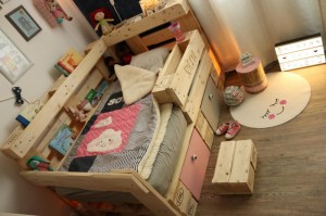 Kinderbett aus Europaletten selber bauen