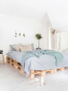 Palettenbett selber bauen- Bett