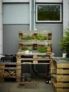 Palettenregal-Gartenmöbel bauen